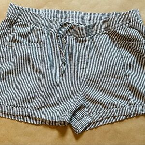 Old Navy Gray and White Bermuda Shorts